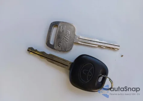 2005 Toyota Corolla Le z USA, uszkodzony, nr VIN 2T1BR32E75C374532